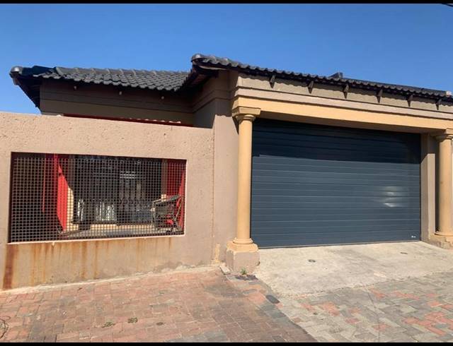 3 BEDROOM HOUSE FOR SALE IN FLEURHOF